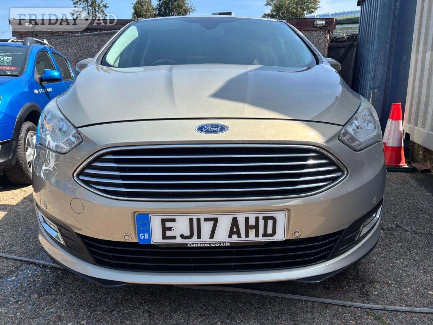 [ berth ]Ford C-MAX