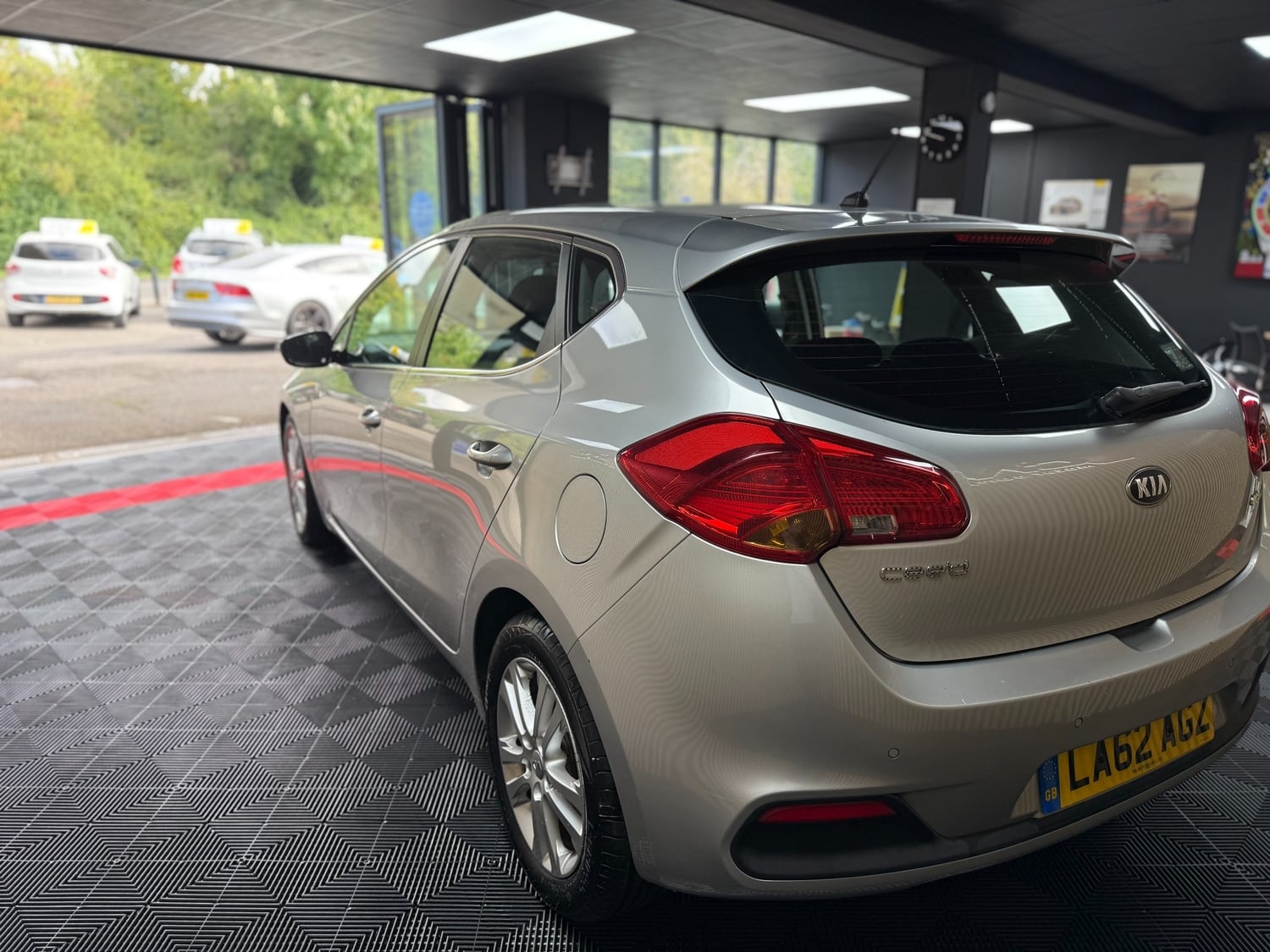 Kia Ceed 2013 - Cars