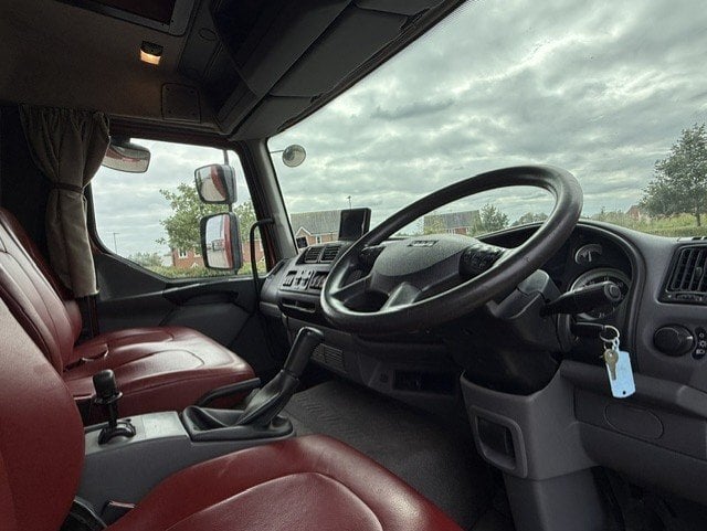 Badminton Horseboxes Elite DAF LF 220 14 Ton Horsebox - Trailers & Horseboxes in Banbury