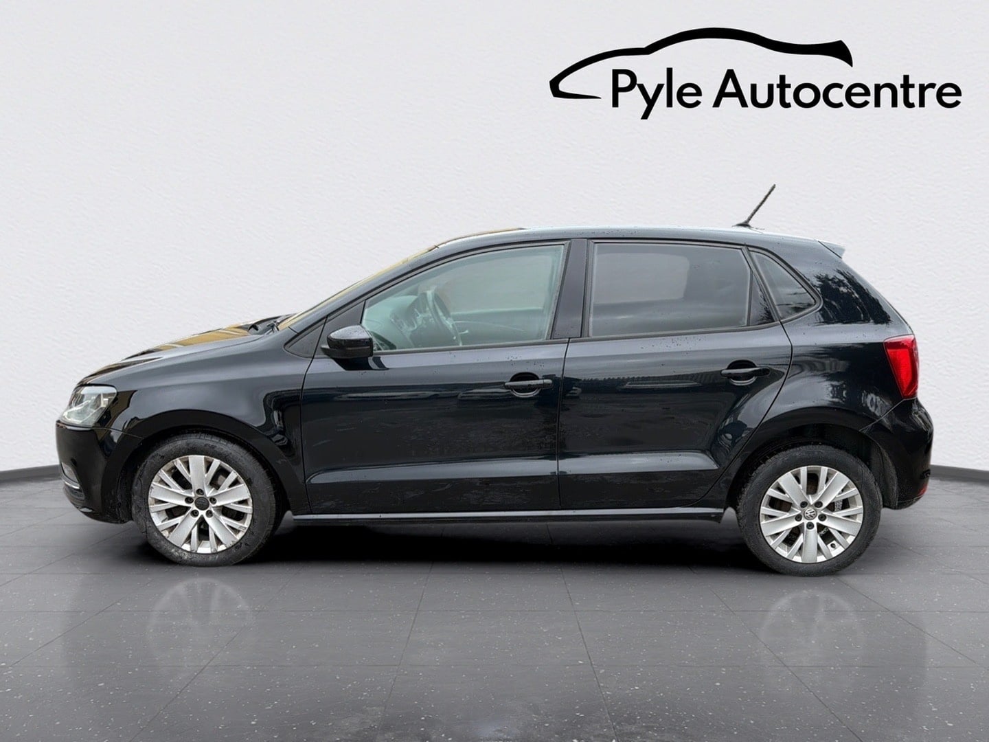 Volkswagen Polo 2015 - Cars in Bridgend