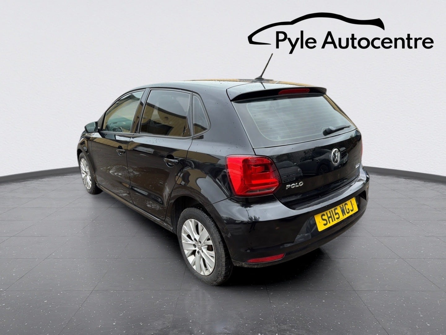Volkswagen Polo 2015 - Cars