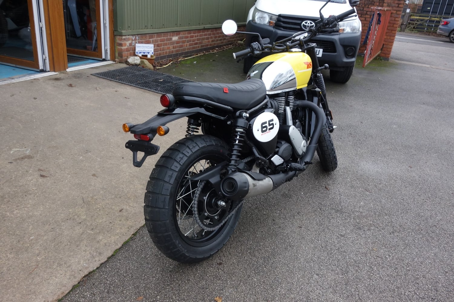 [ berth ]BSA Scrambler