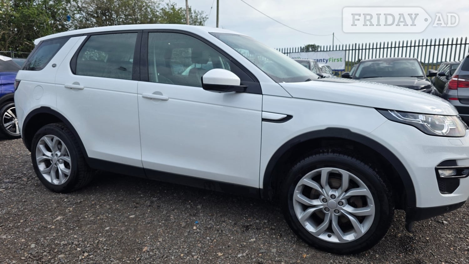 [ berth ]Land Rover Discovery Sport