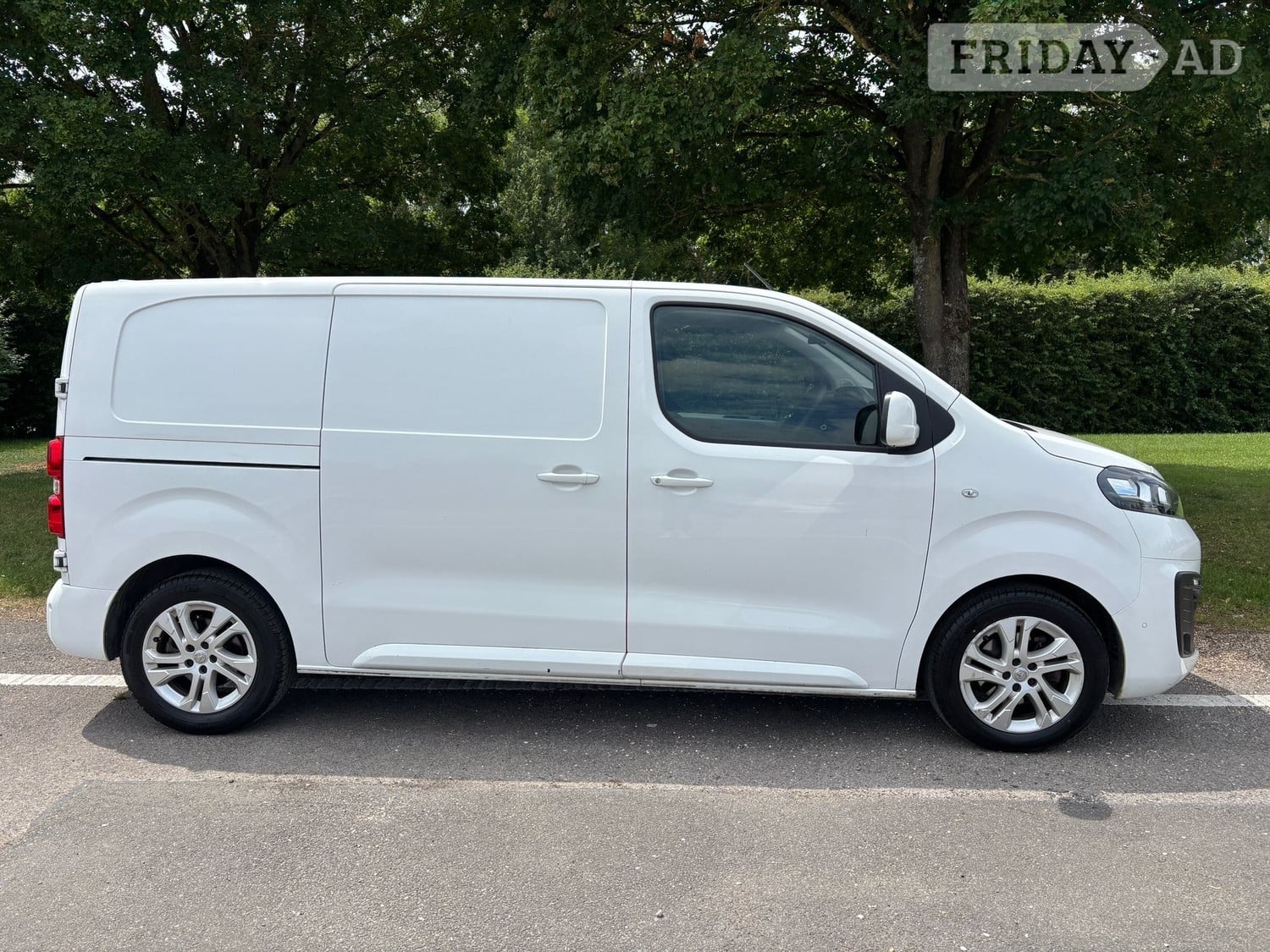 [ berth ]Vauxhall Vivaro