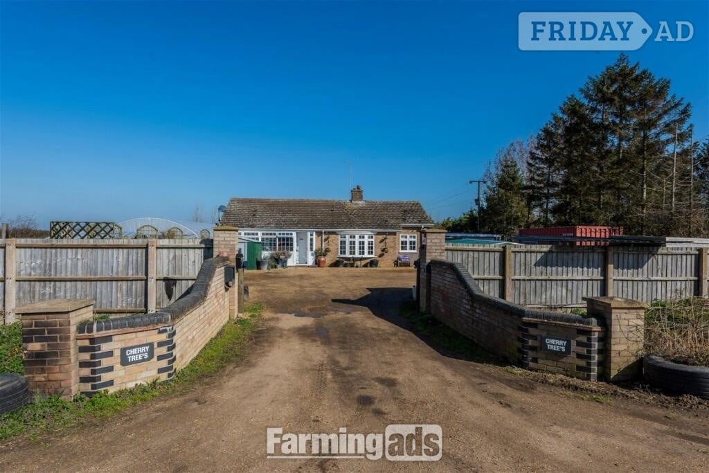 3 bedroom detached Bungalow in 2acre plot has an agricultral tie in Willingham