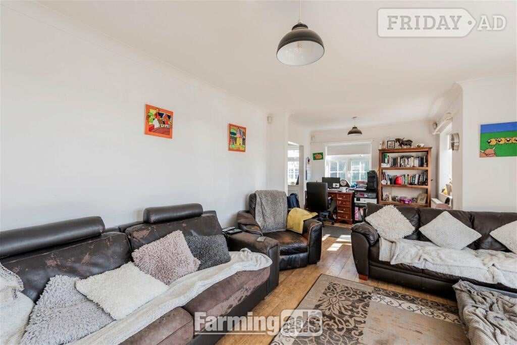 3 bedroom detached Bungalow in 2acre plot has an agricultral tie - 