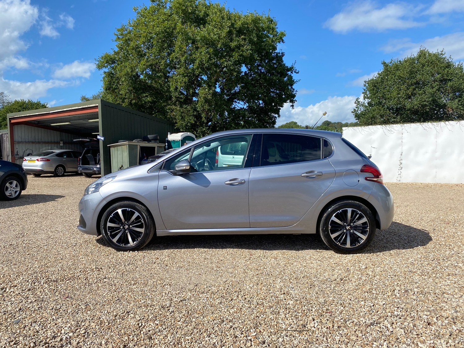 Peugeot 208 2019 - Cars
