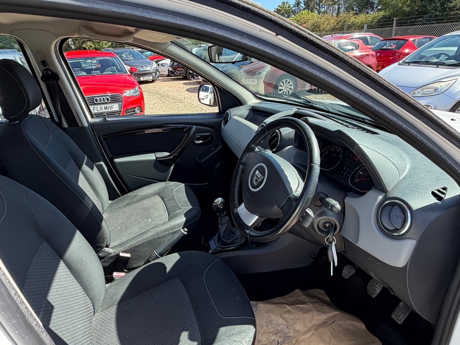 [ berth ]Dacia Duster