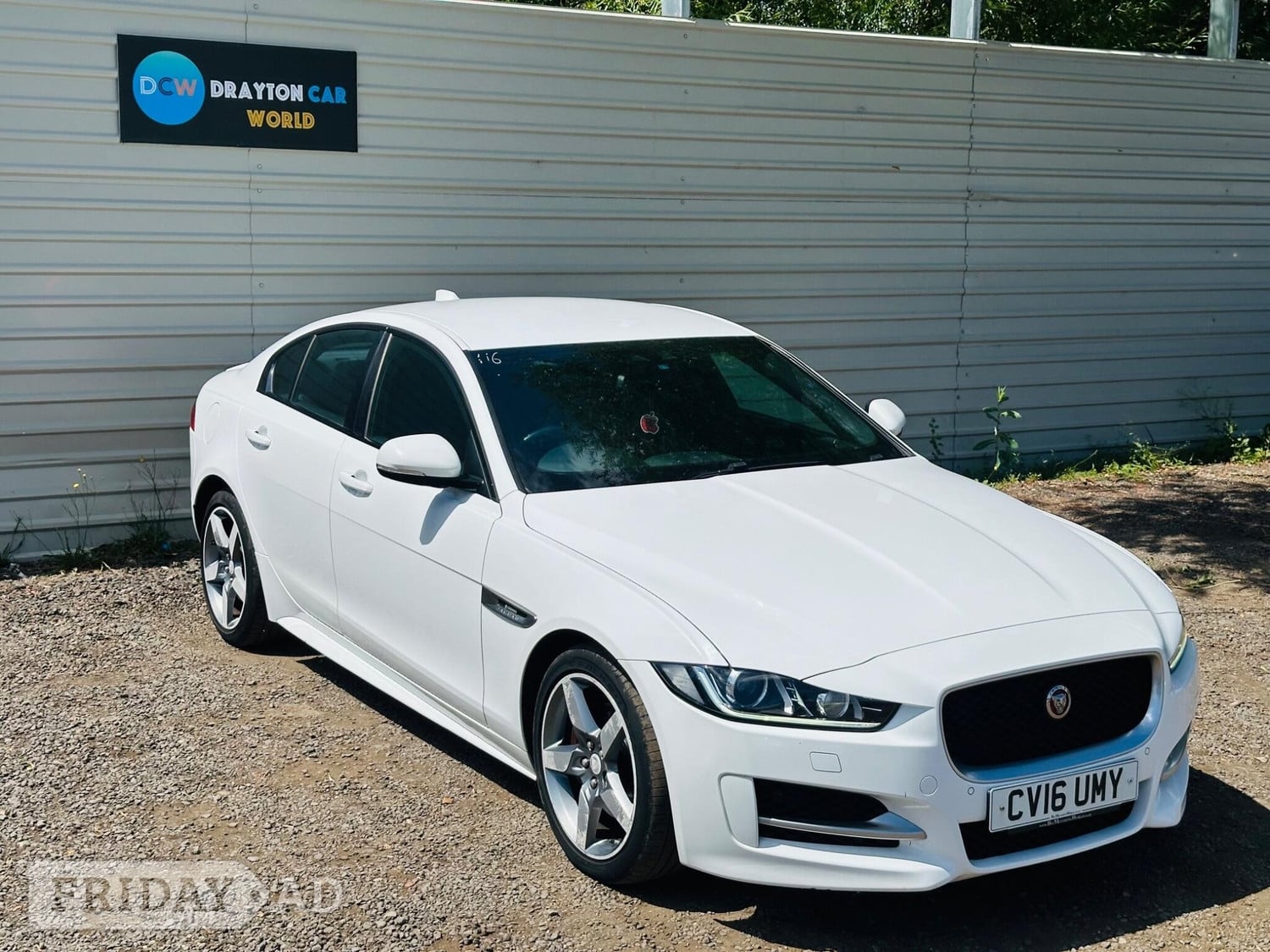Jaguar XE 2016 - Cars