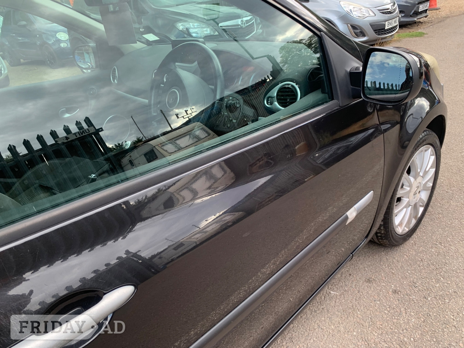Renault Clio 2010 - Cars in Rickmansworth