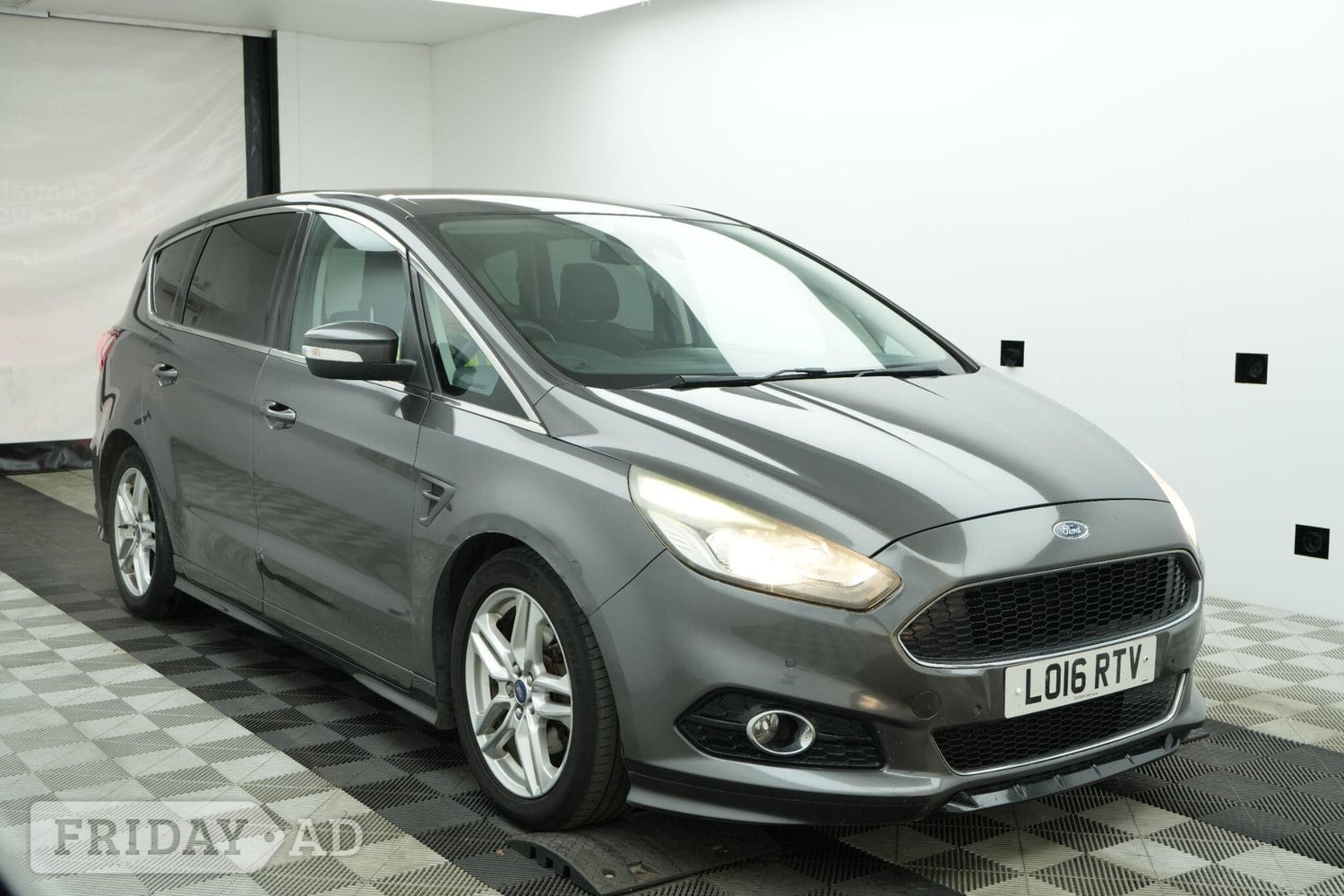 Ford S-Max 2016 in Uxbridge