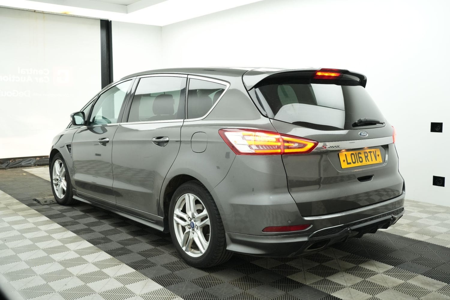 Ford S-Max 2016 - Cars in Uxbridge
