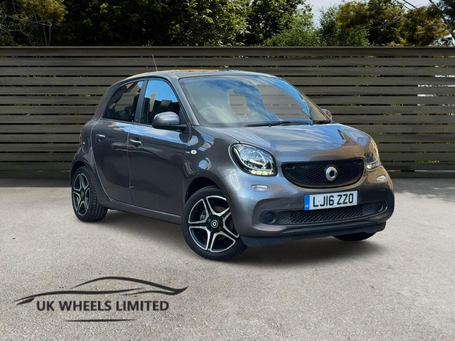 Smart ForFour 2016 in Barnet
