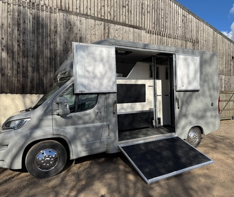 Select Duo Fiat Horsebox