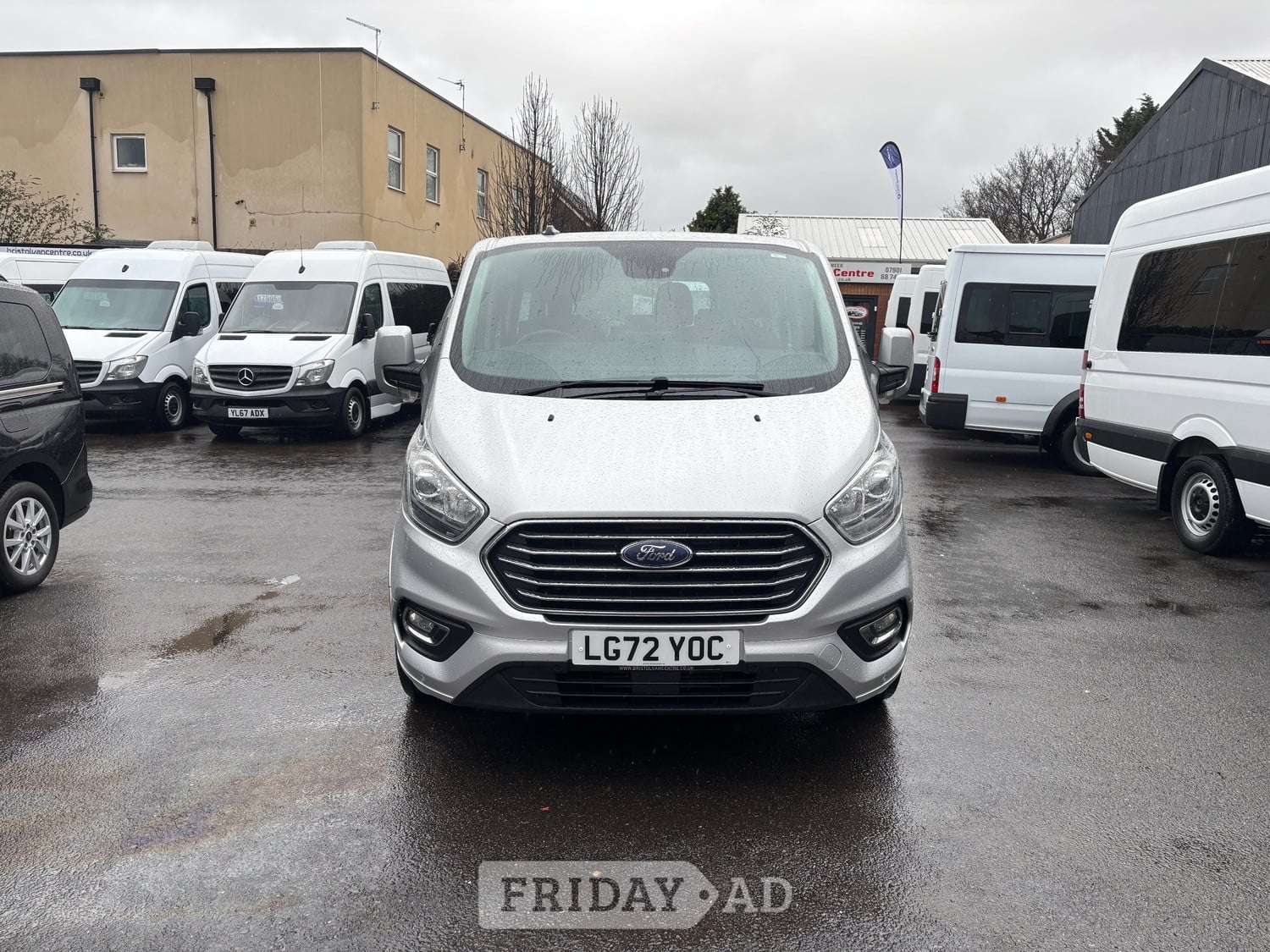 [ berth ]Ford Tourneo Custom