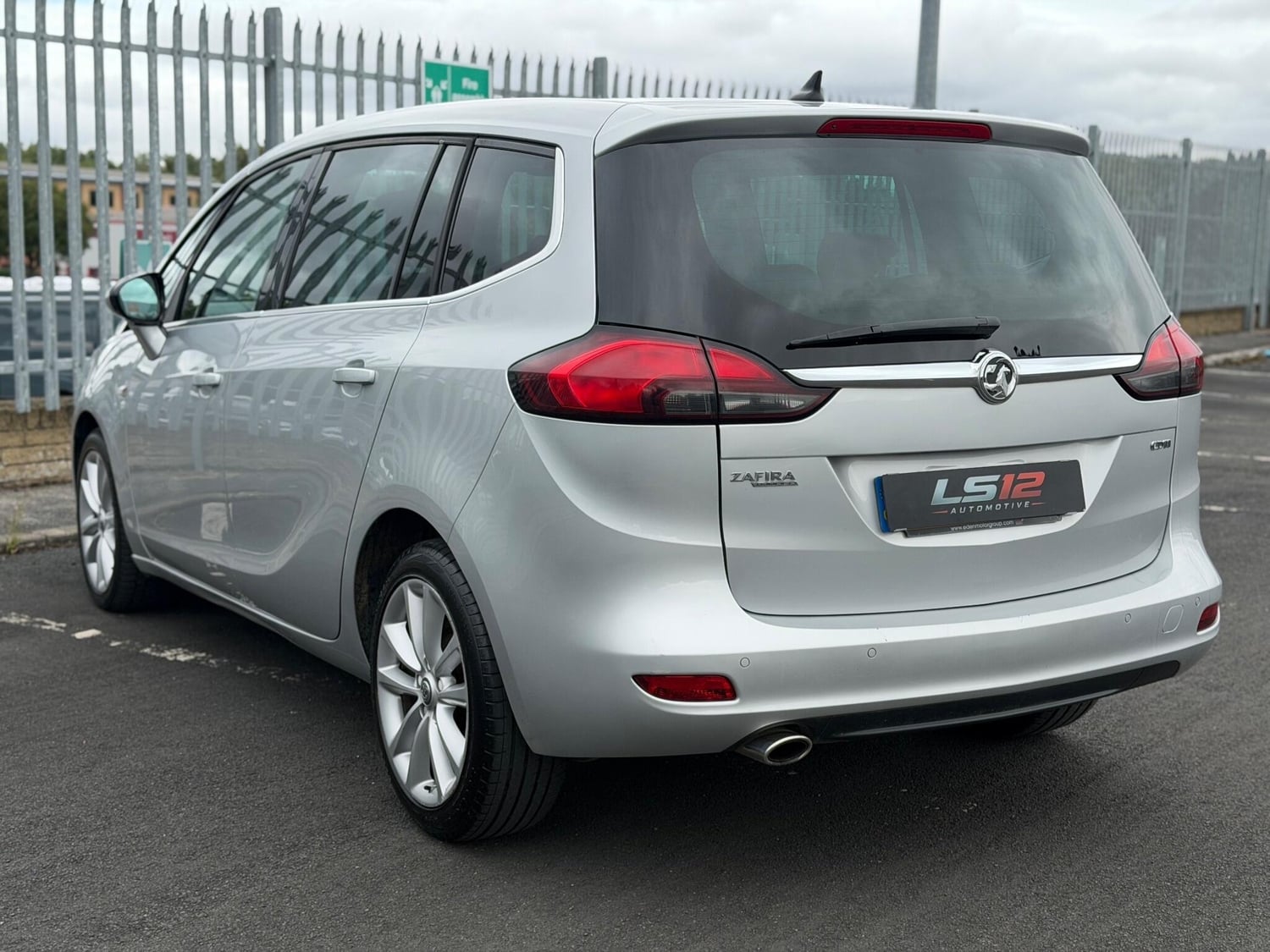 Vauxhall Zafira Tourer 2015 - Cars in Leeds