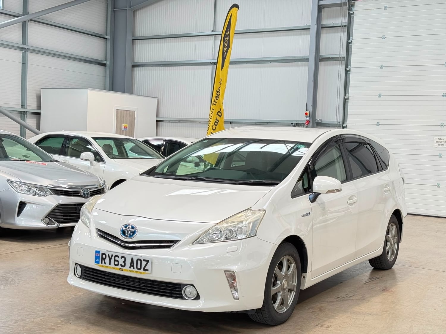 Toyota 7 Seat Prius Reading