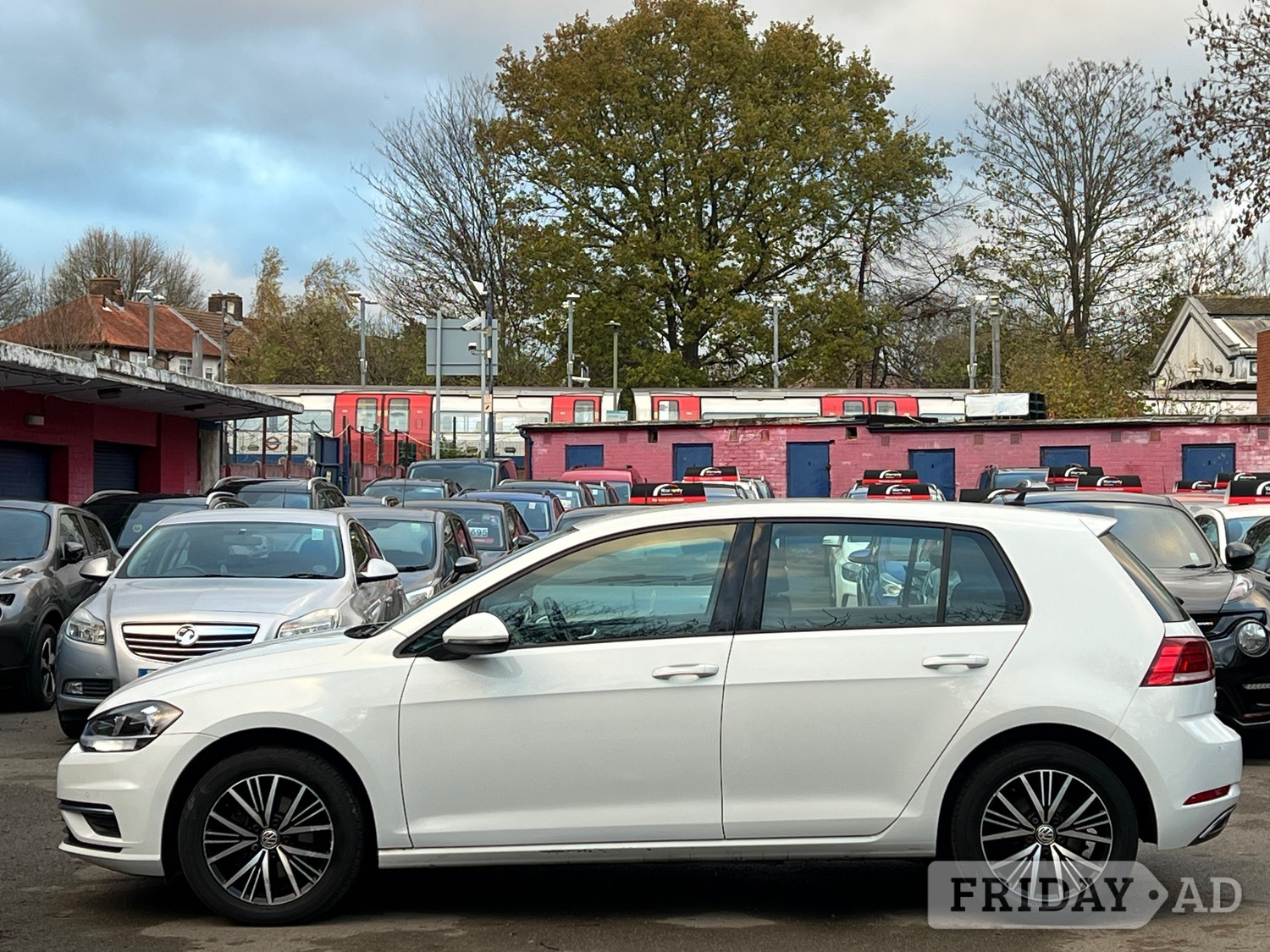 Volkswagen Golf 2018 - Cars in Brent