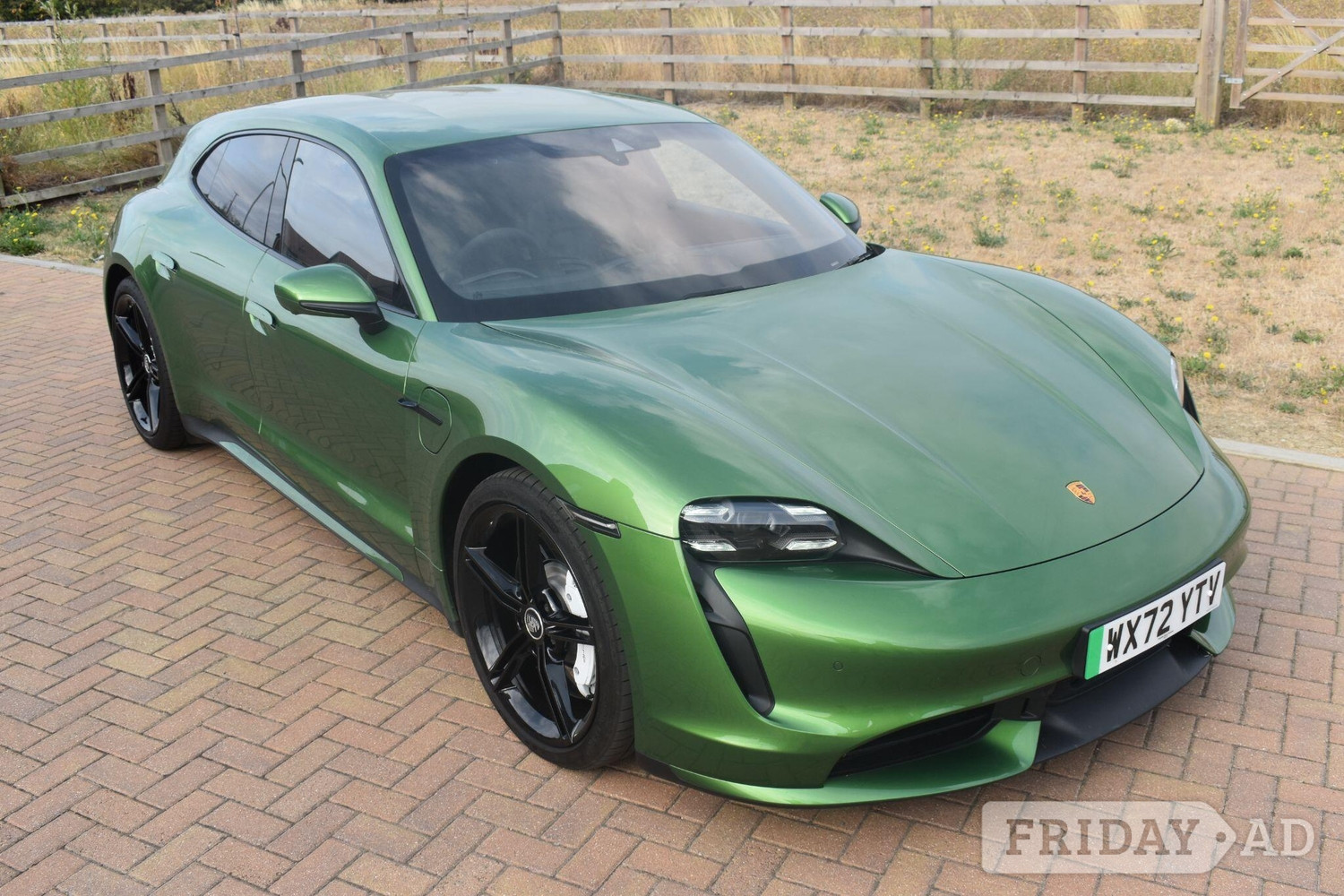 Porsche Taycan Ely