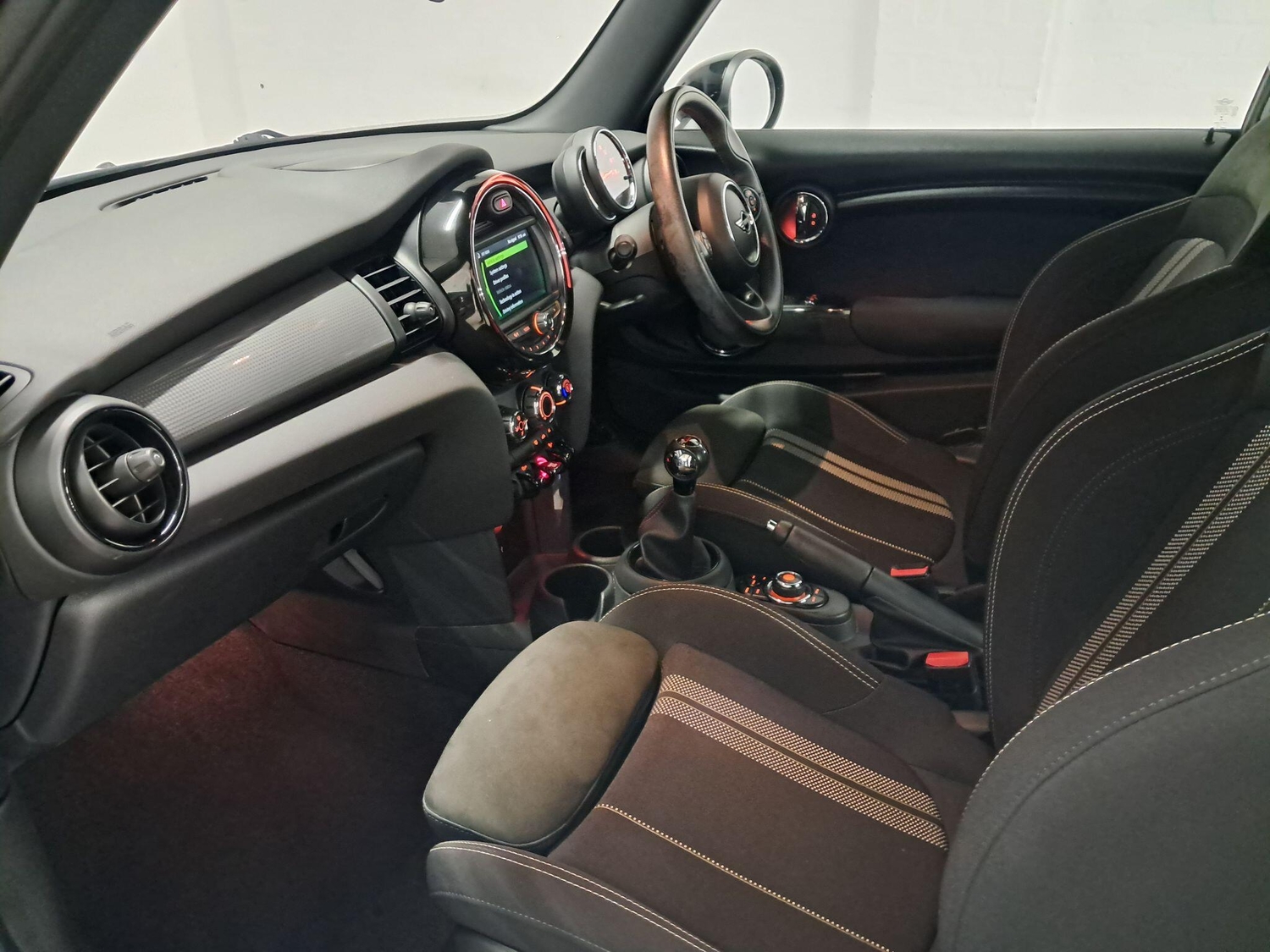 [ berth ]Mini Hatch