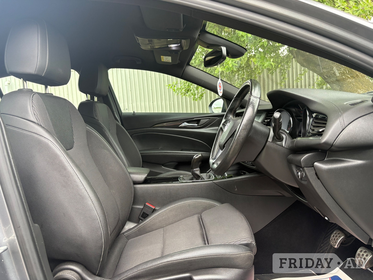 Vauxhall Insignia 2019 - Cars in Airdrie