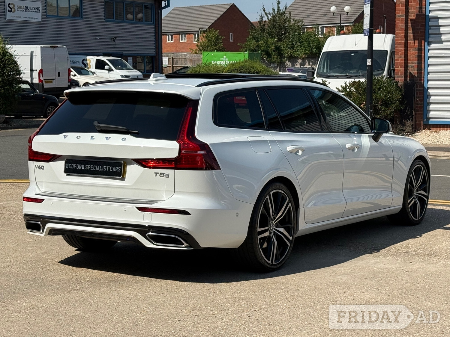 Volvo V60 2019 - Cars in Bedford
