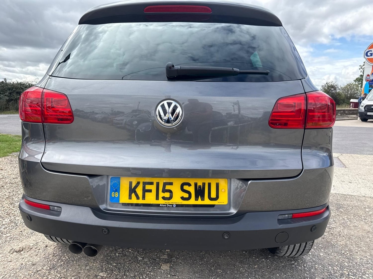 Volkswagen Tiguan 2015 - Cars
