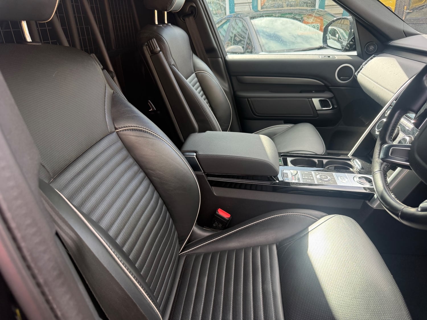 Land Rover Discovery 2020 - Cars in Bolton