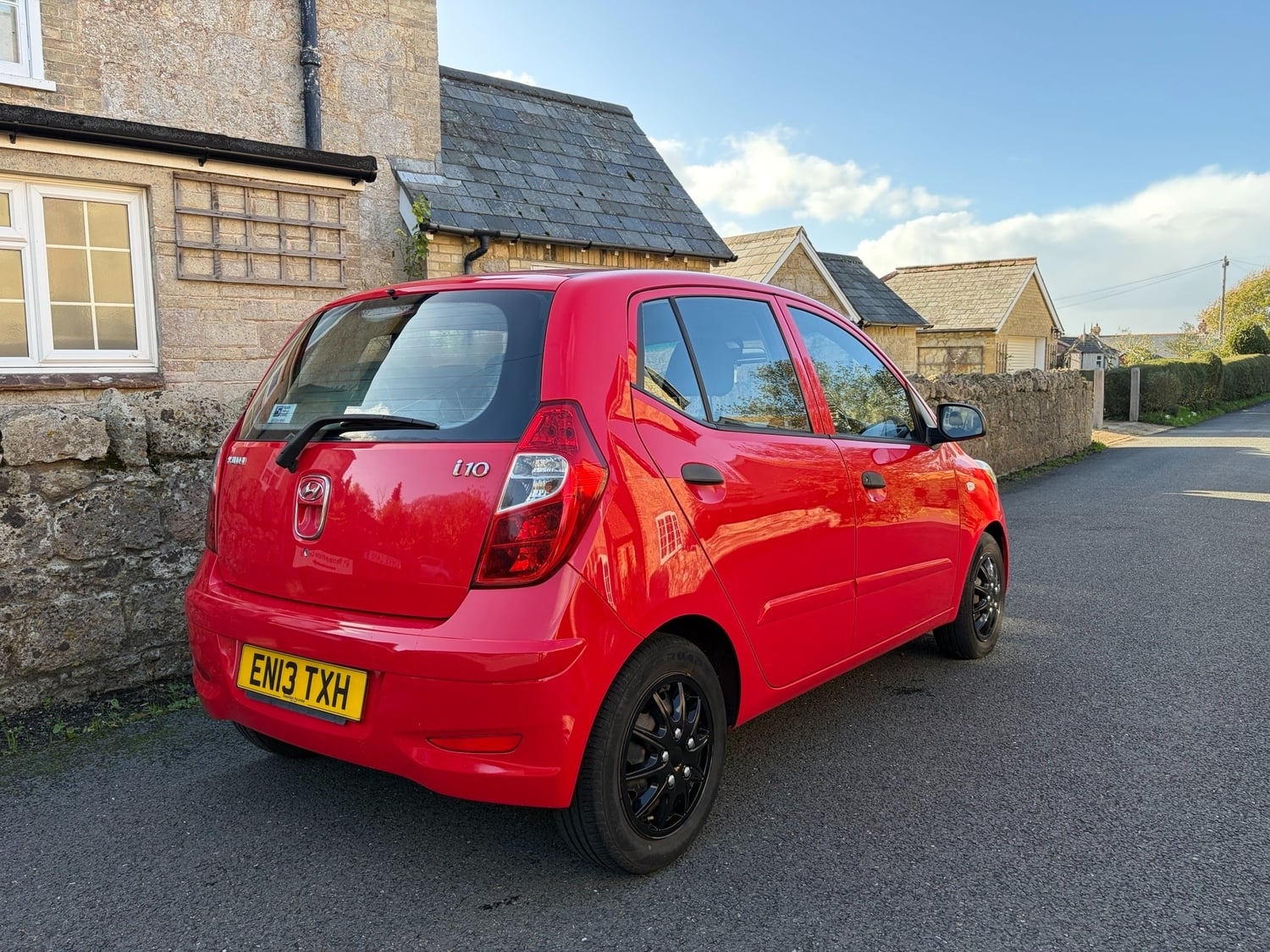 Hyundai i10 2013 - Cars in Newport