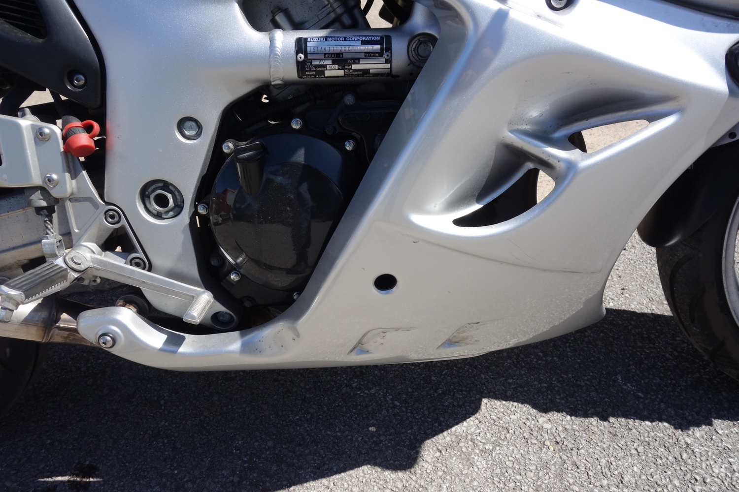 Suzuki SV 2002 - Motorbikes, Scooters & Quads