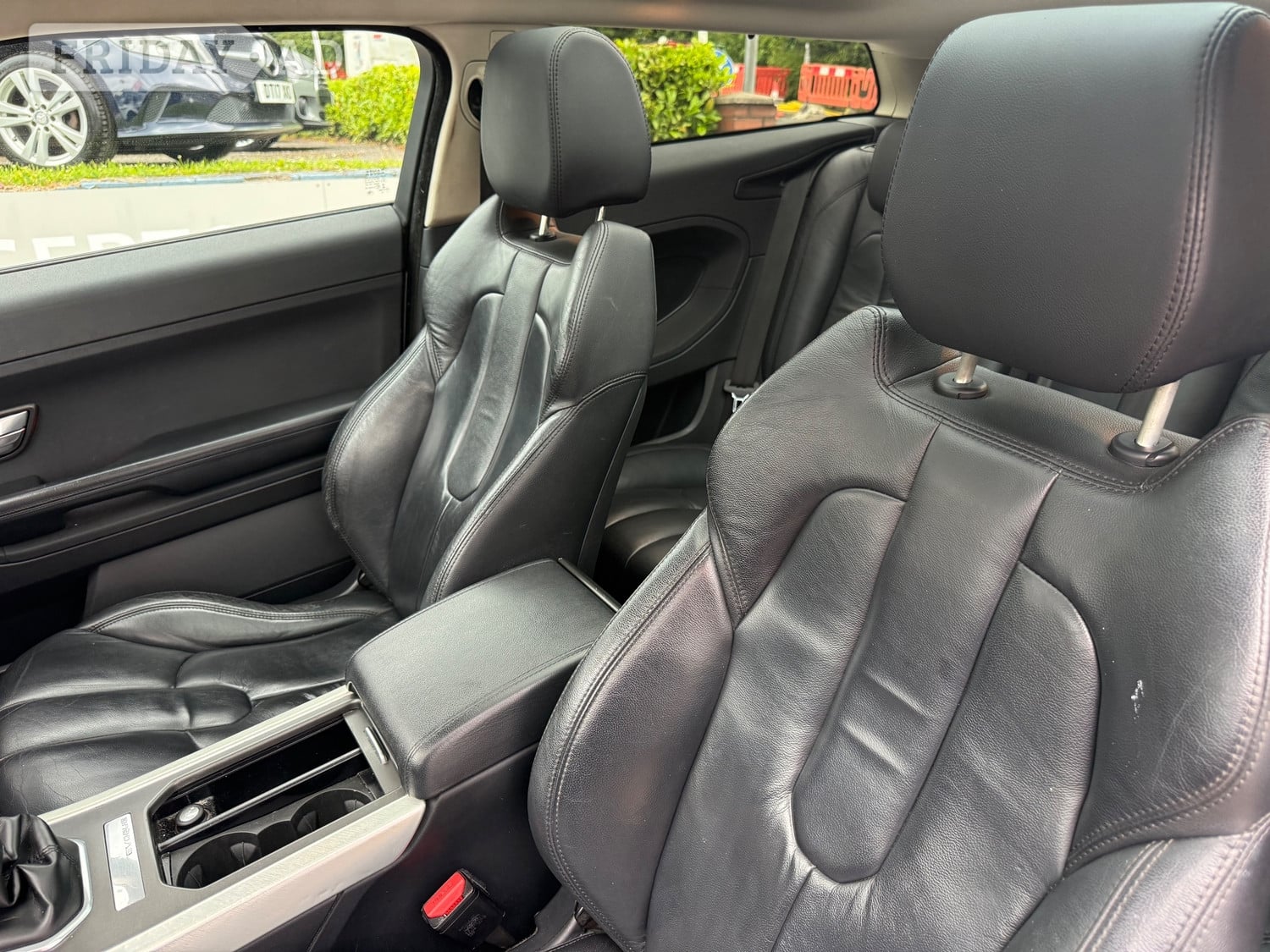 [ berth ]Land Rover Range Rover Evoque