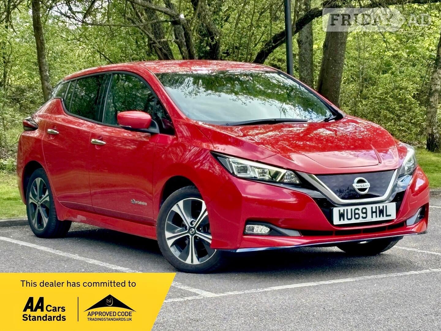 Nissan LEAF 2019 in Farnham
