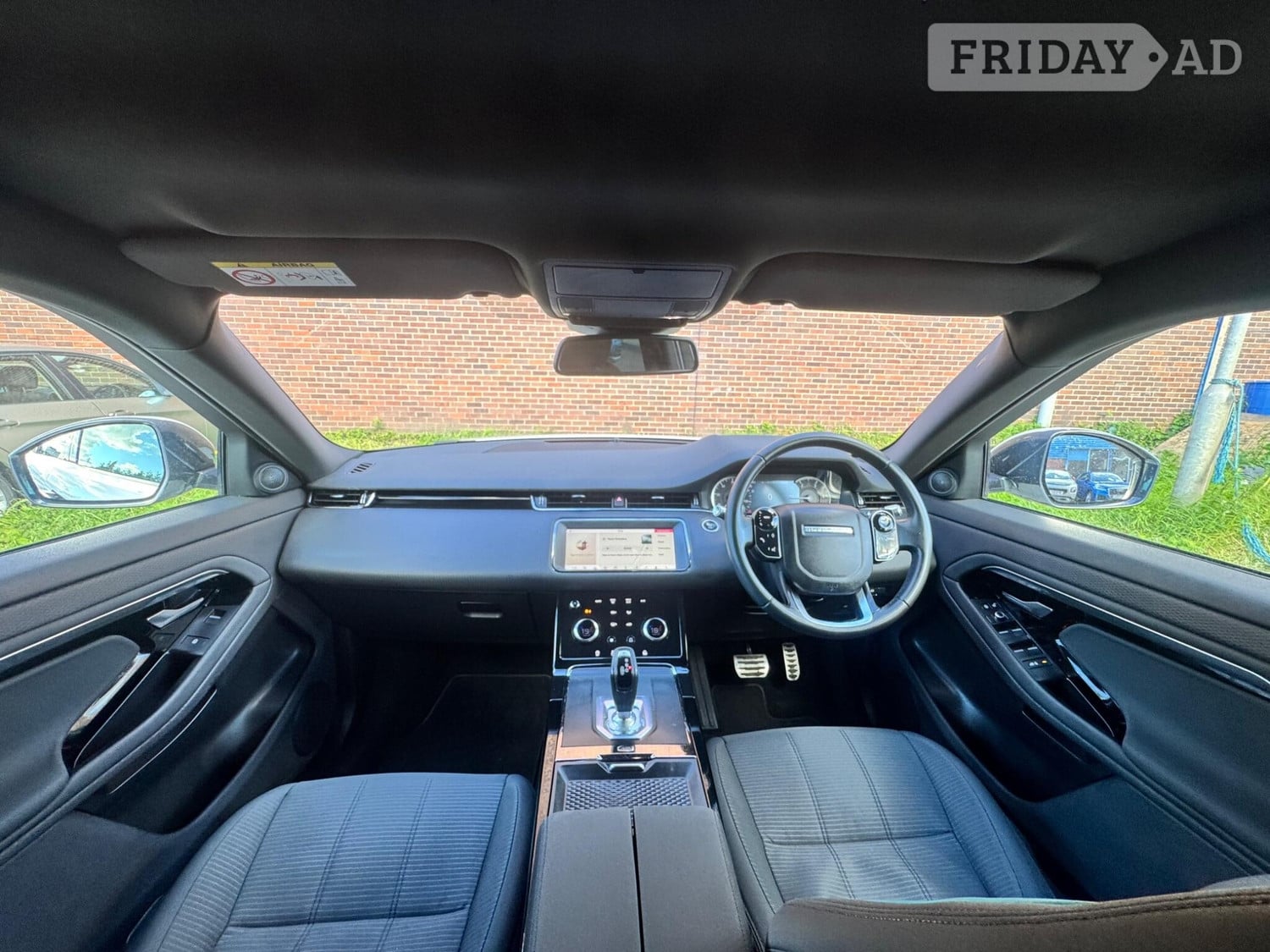 [ berth ]Land Rover Range Rover Evoque