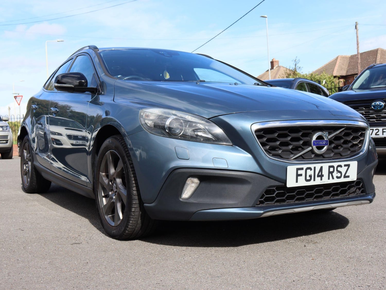 Volvo V40 Cross Country 2014 - Cars