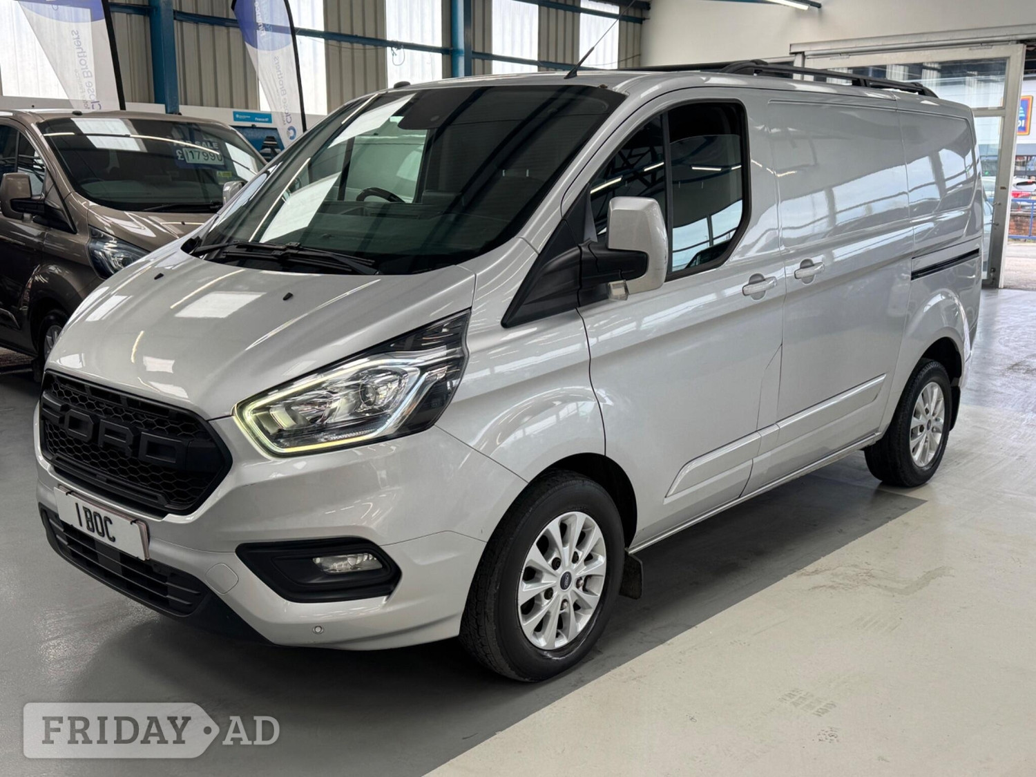 [ berth ]Ford Transit Custom
