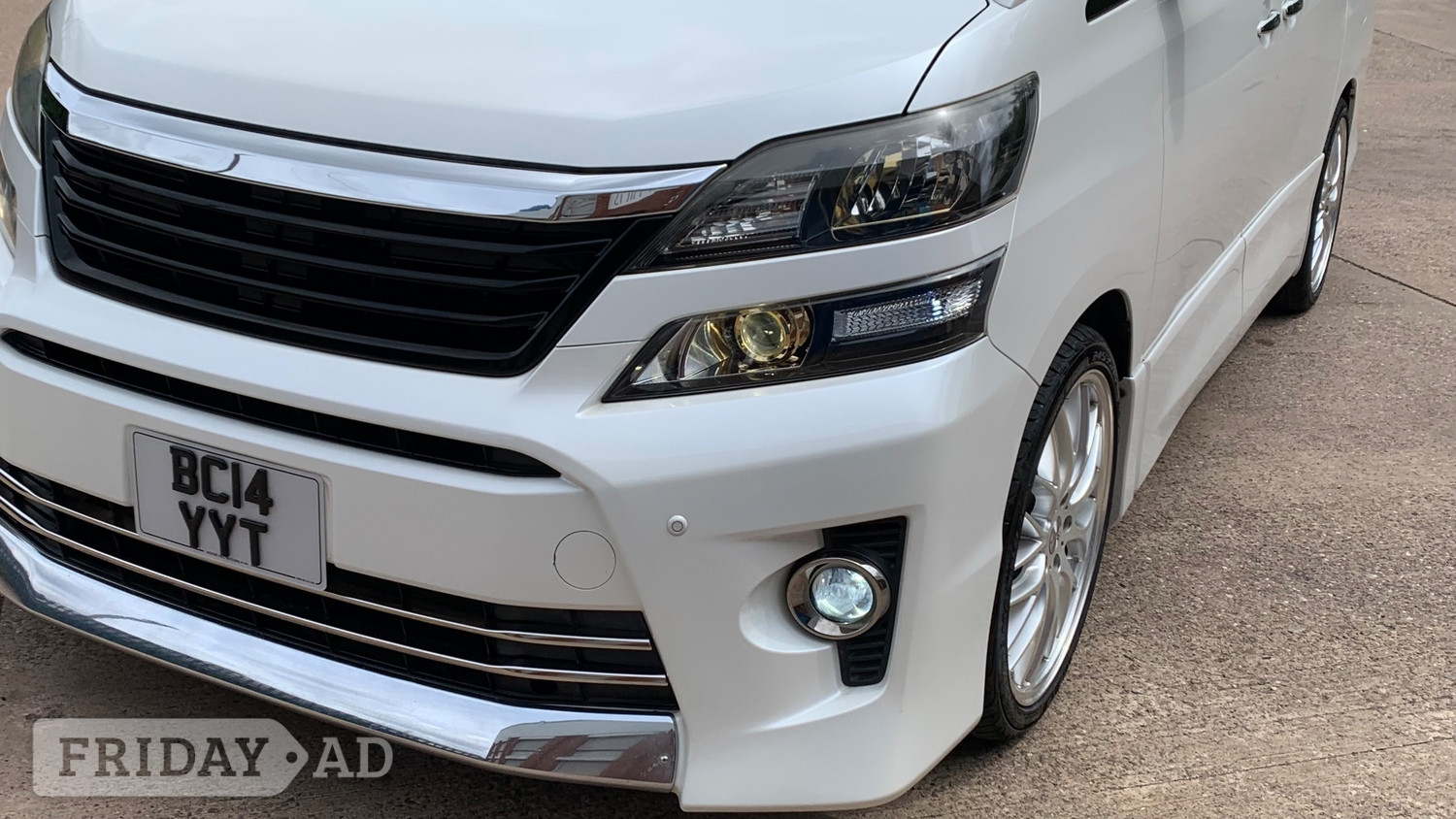 Toyota Vellfire 2014 - Cars