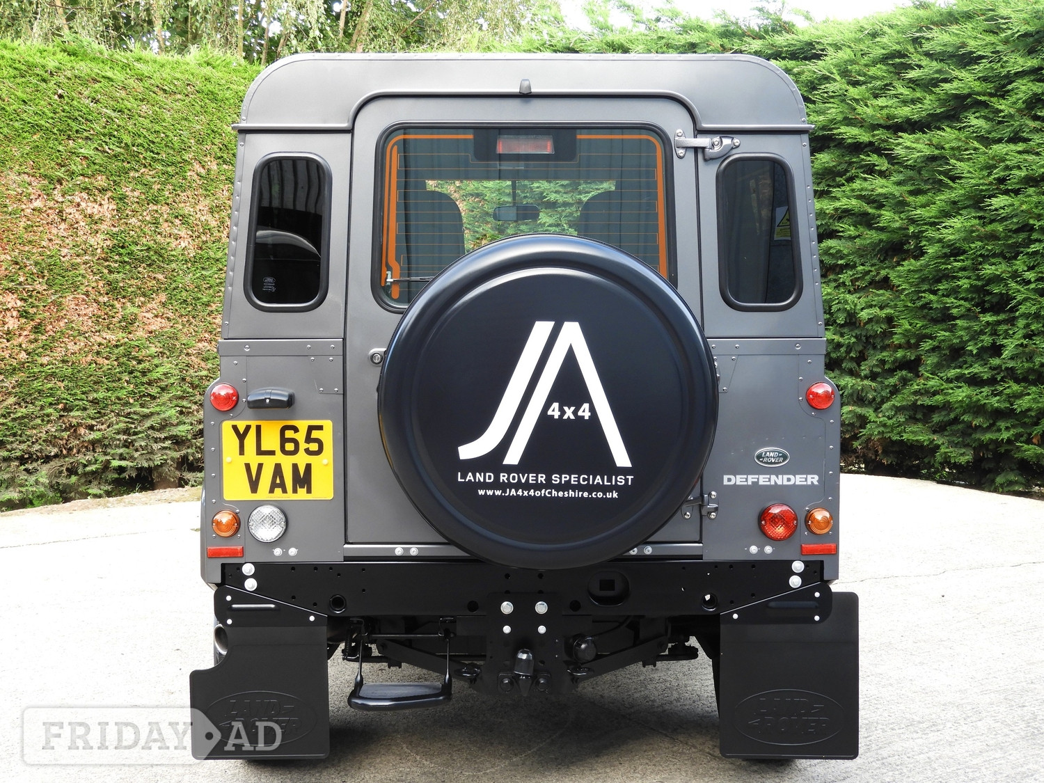 Land Rover Defender 90 2016 - Cars in Congleton