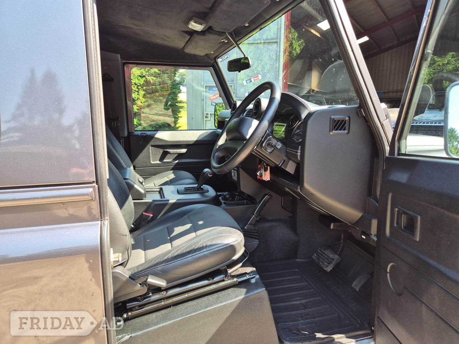 Land Rover Defender 90 2016 - Cars