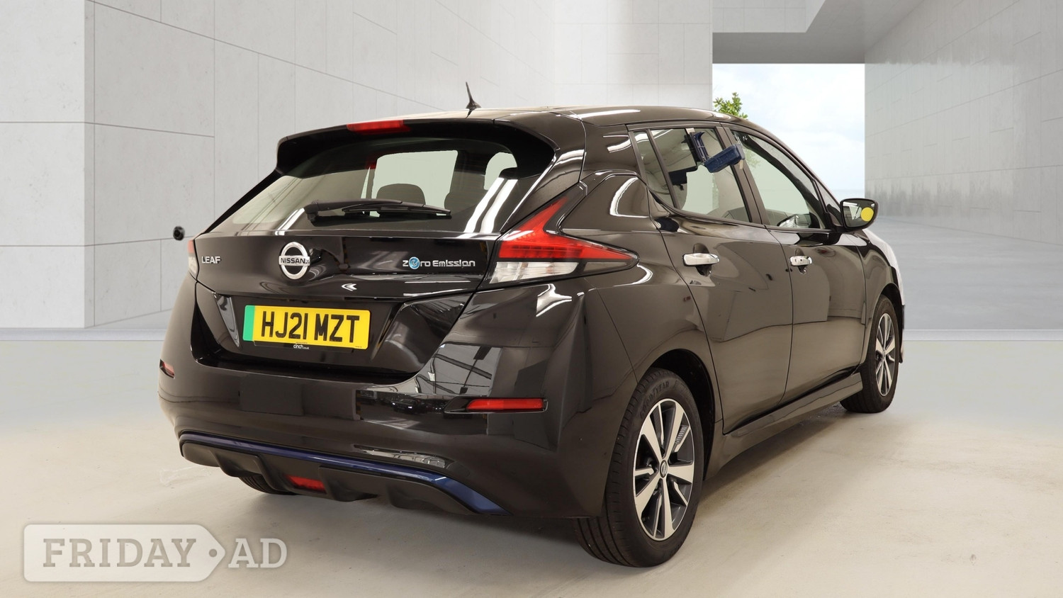 [ berth ]Nissan LEAF