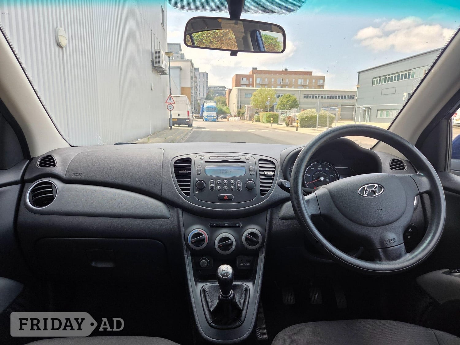 Hyundai i10 2011 - Cars in Slough
