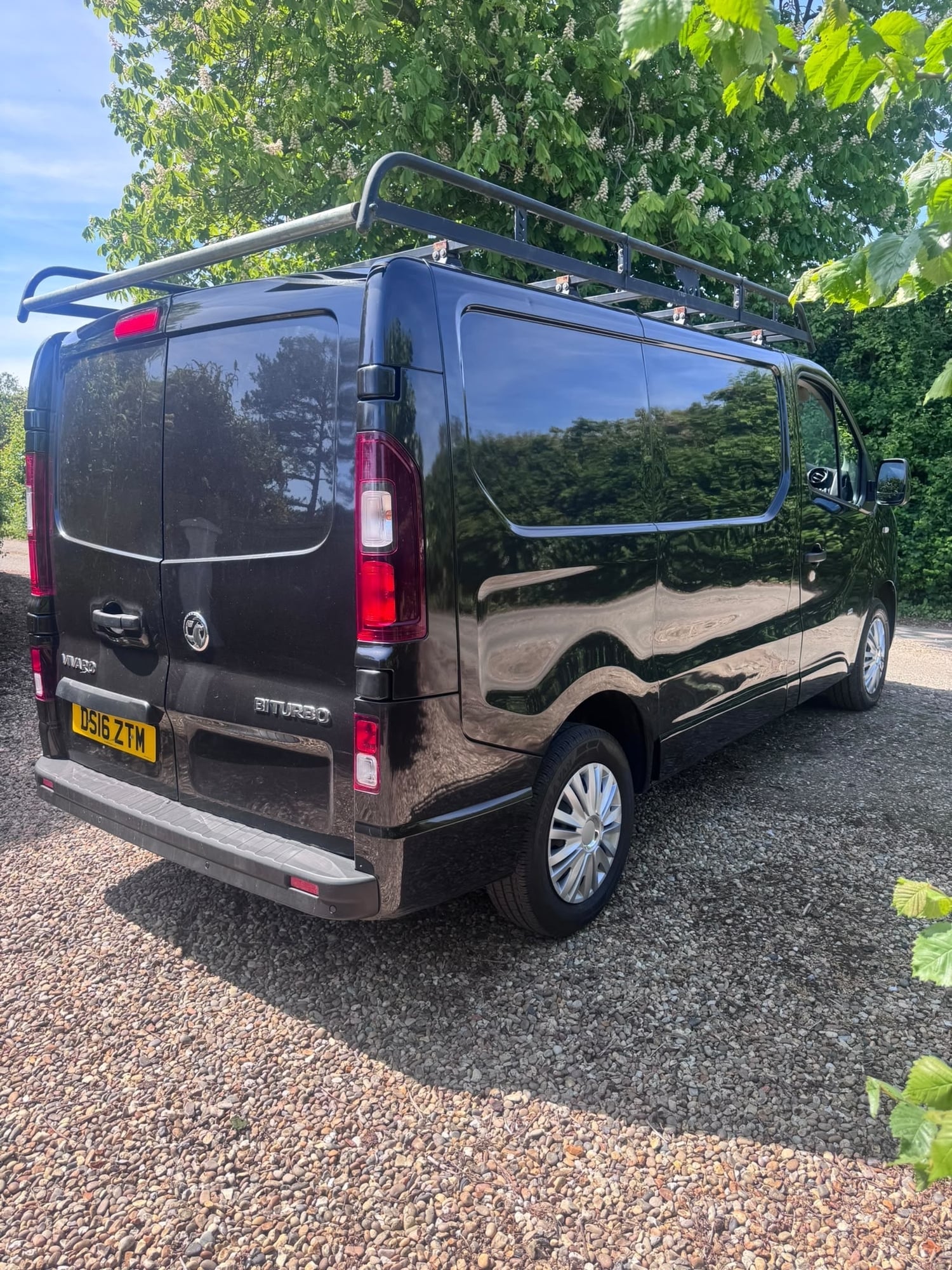 [ berth ]Vauxhall Vivaro