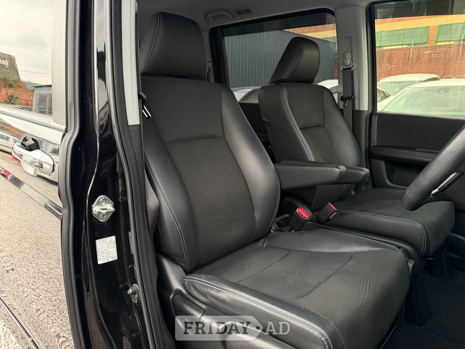 Honda Stepwagon 2014 - Cars