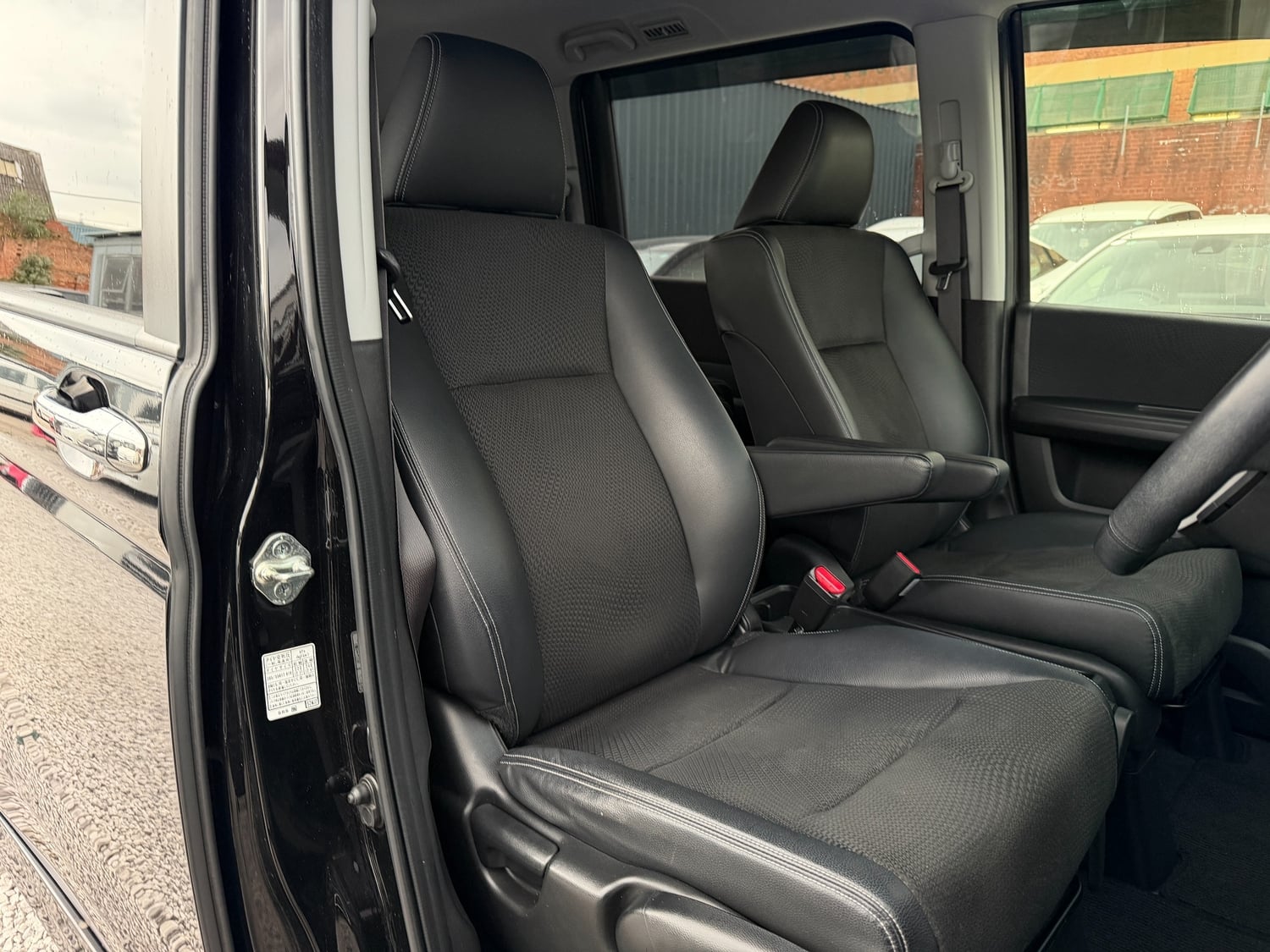 Honda Stepwagon 2014 - Cars