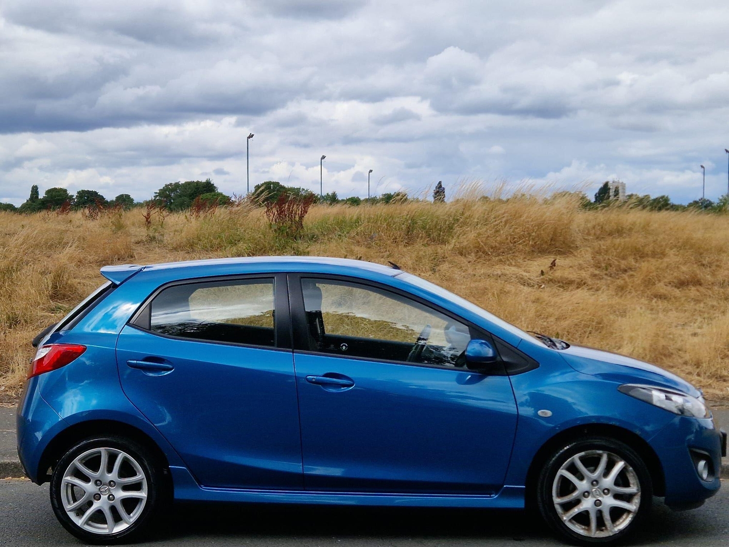 Mazda Mazda2 2010 - Cars