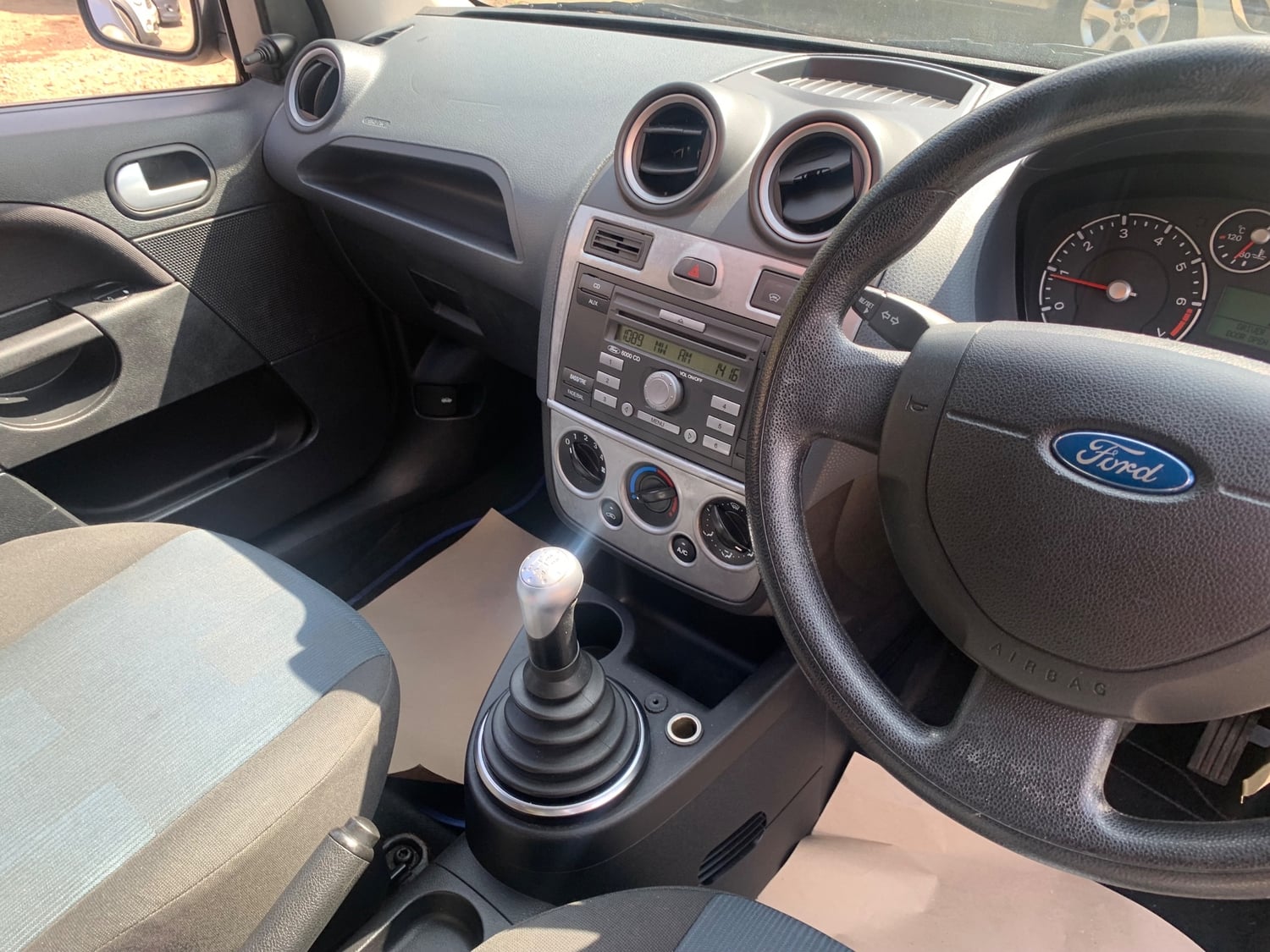 [ berth ]Ford Fiesta
