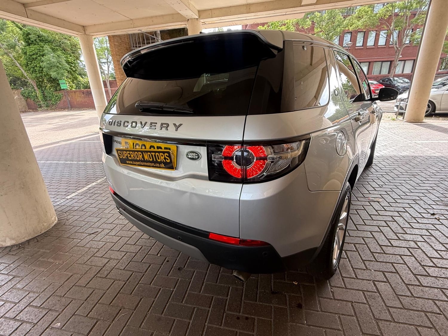 Land Rover Discovery Sport 2018 - Cars in Staines