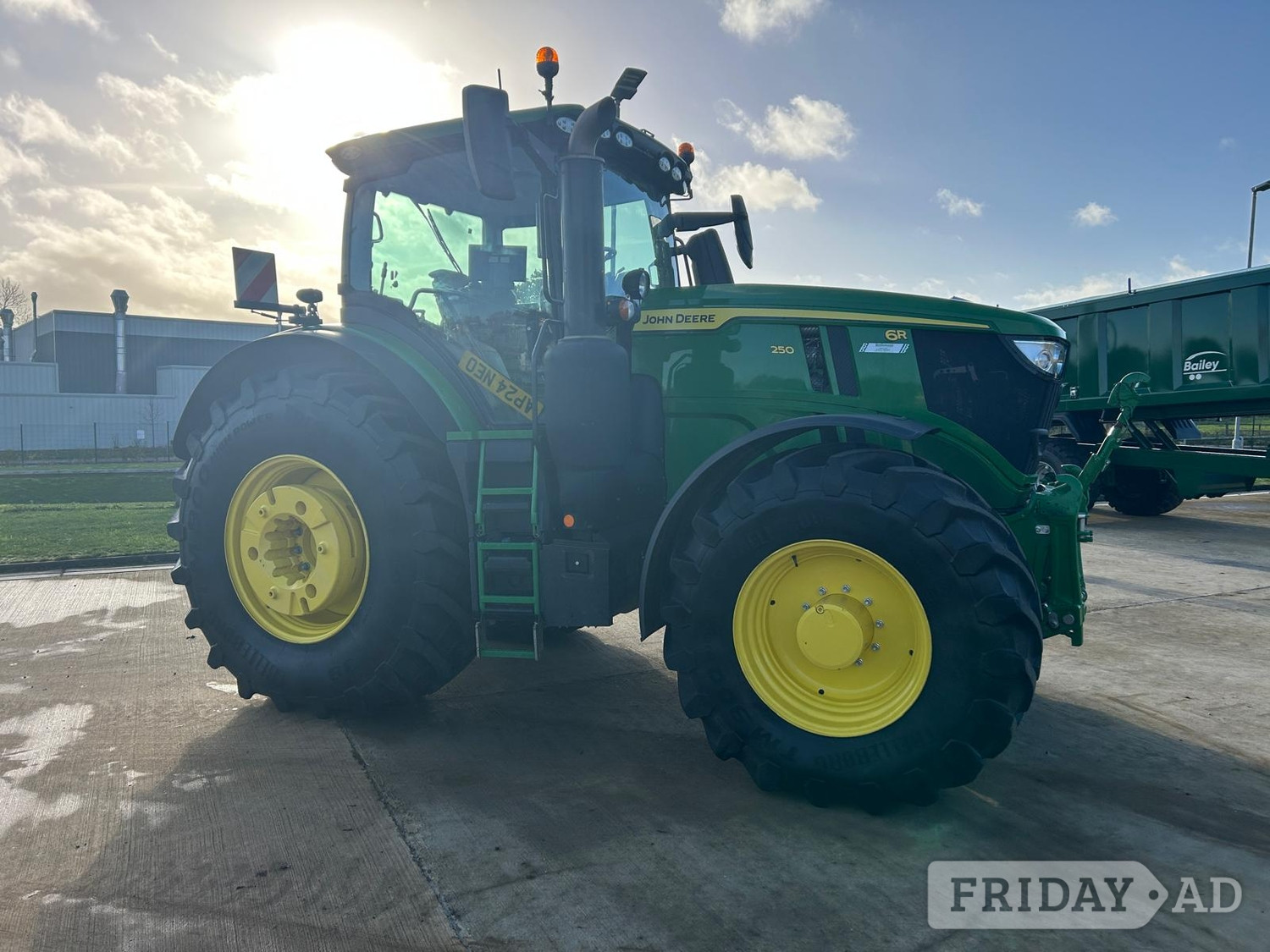 [ berth ]John Deere 6R 250