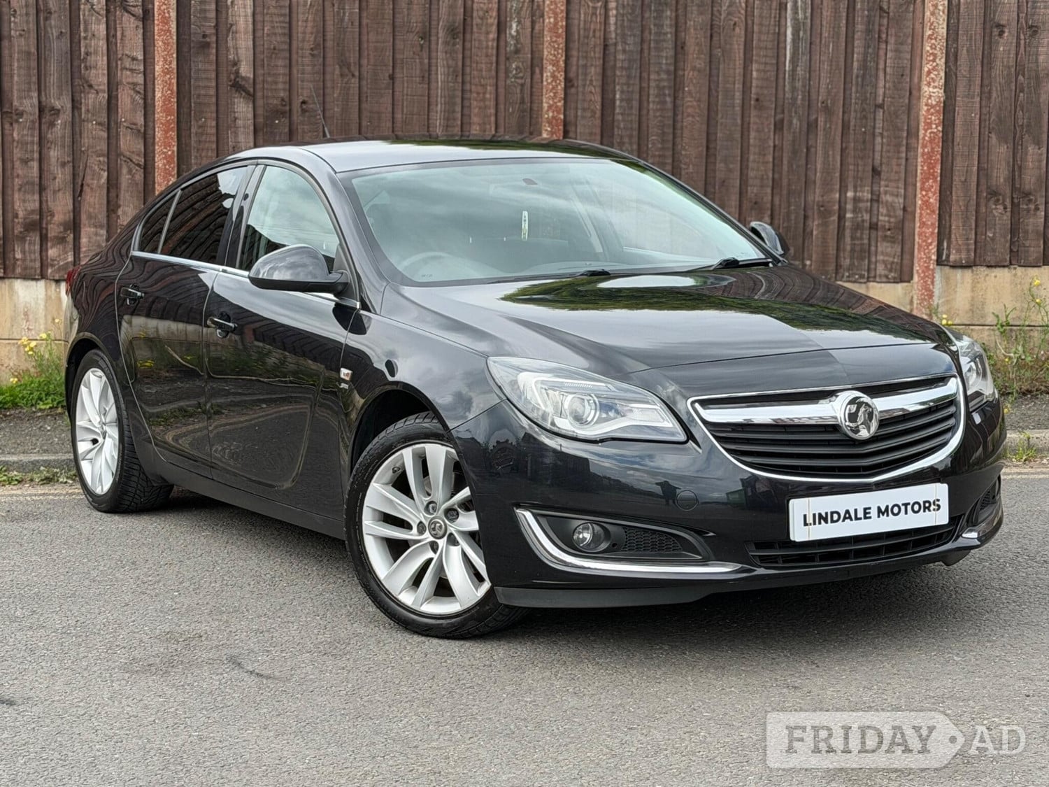 Vauxhall Insignia 2015 in Oldham