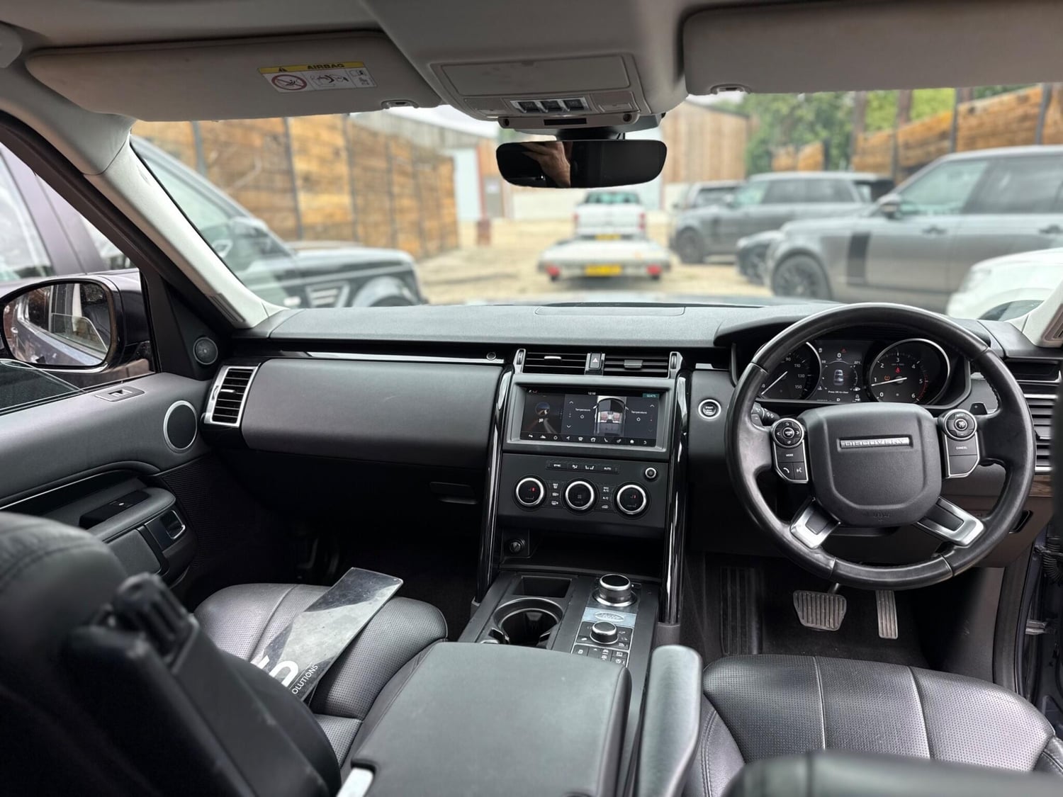 Land Rover Discovery 2018 - Cars in High Wycombe