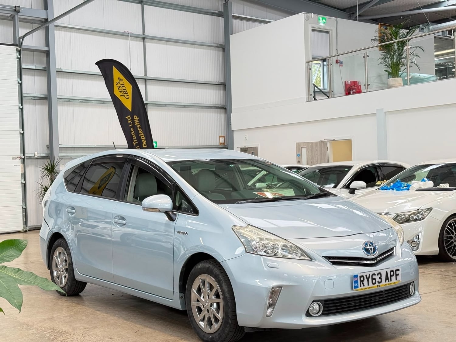 Toyota 7 Seat Prius 2013 in Reading